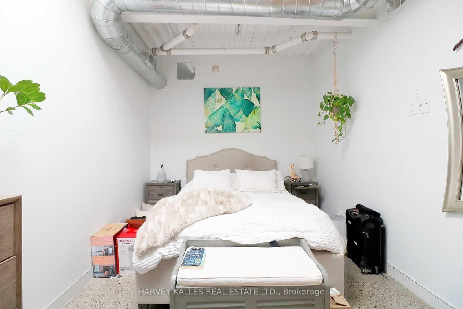 214 Bathurst Street, Unit PH3A thumbnail 17