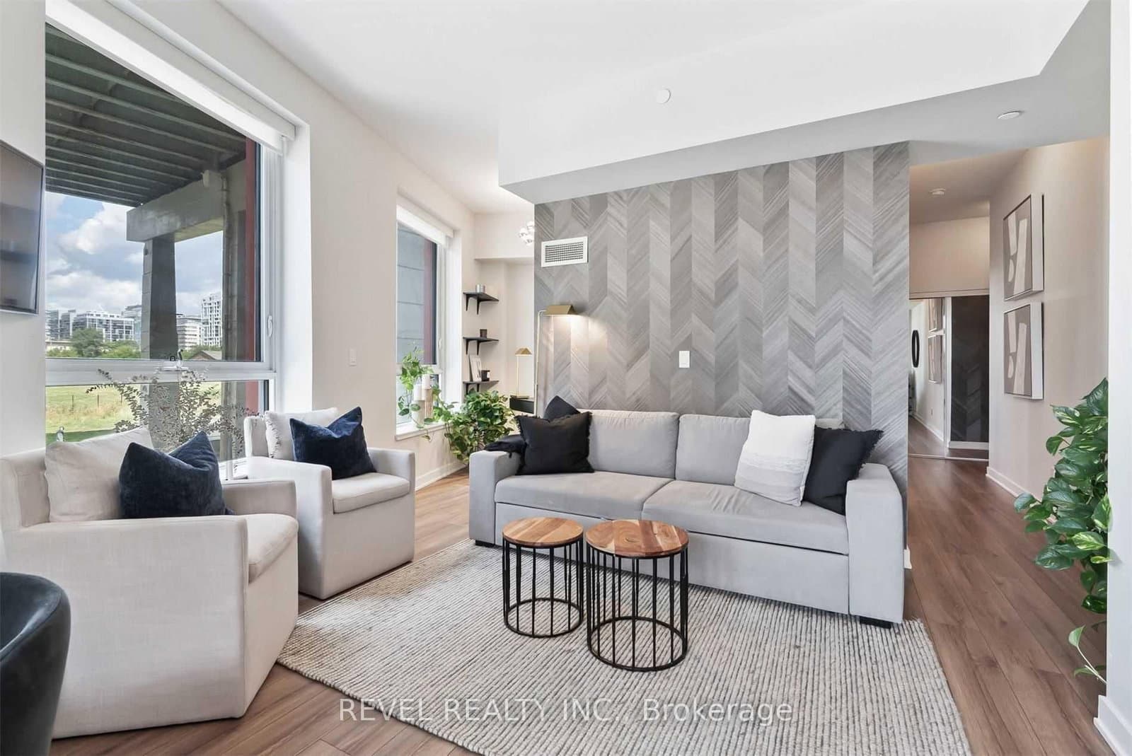#215 - 50 Bruyeres Mews
