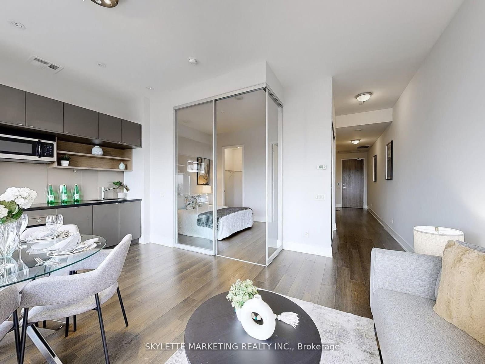111 St Clair Avenue W, Unit 1128 thumbnail 13