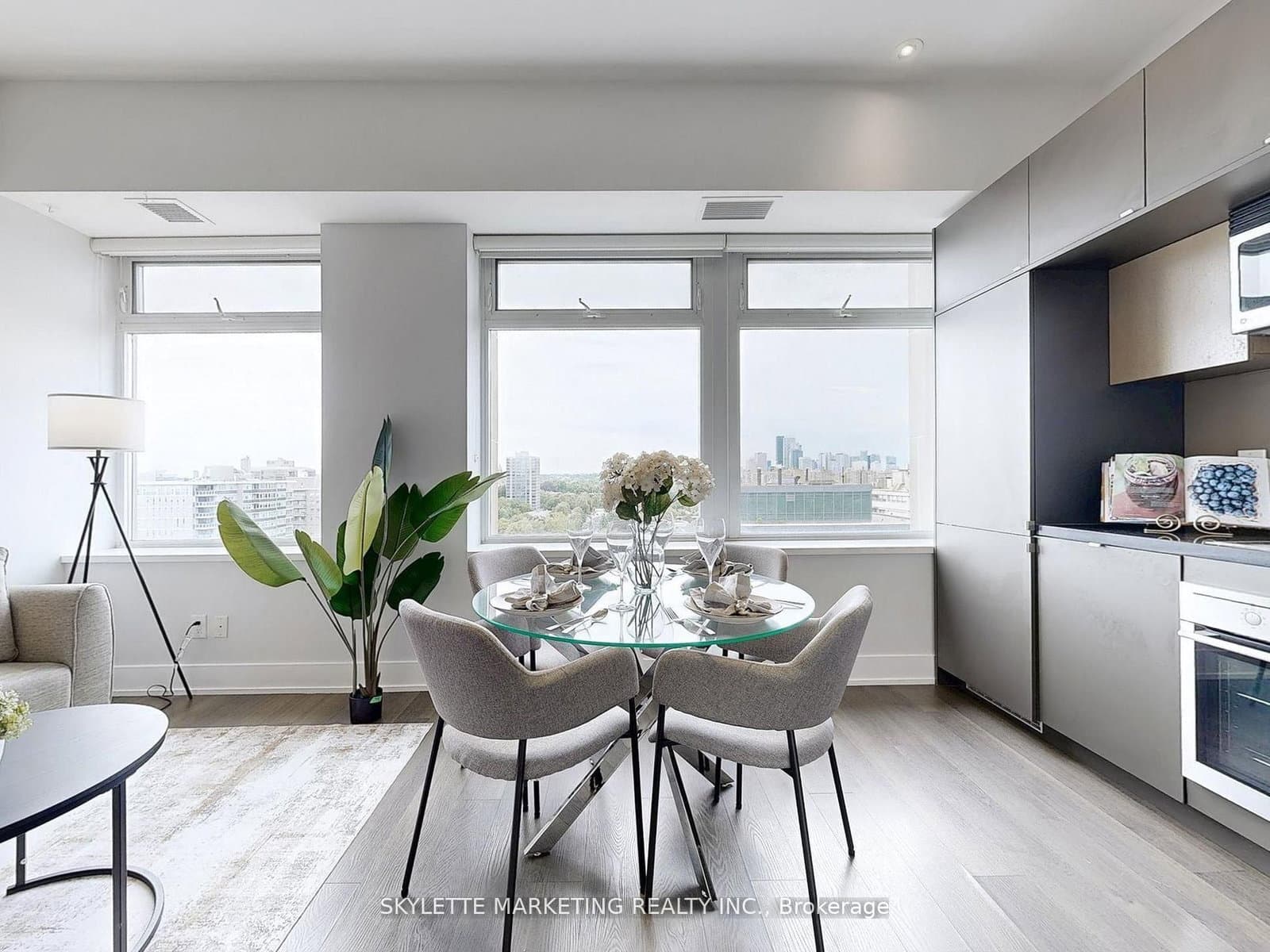111 St Clair Avenue W, Unit 1128 thumbnail 14