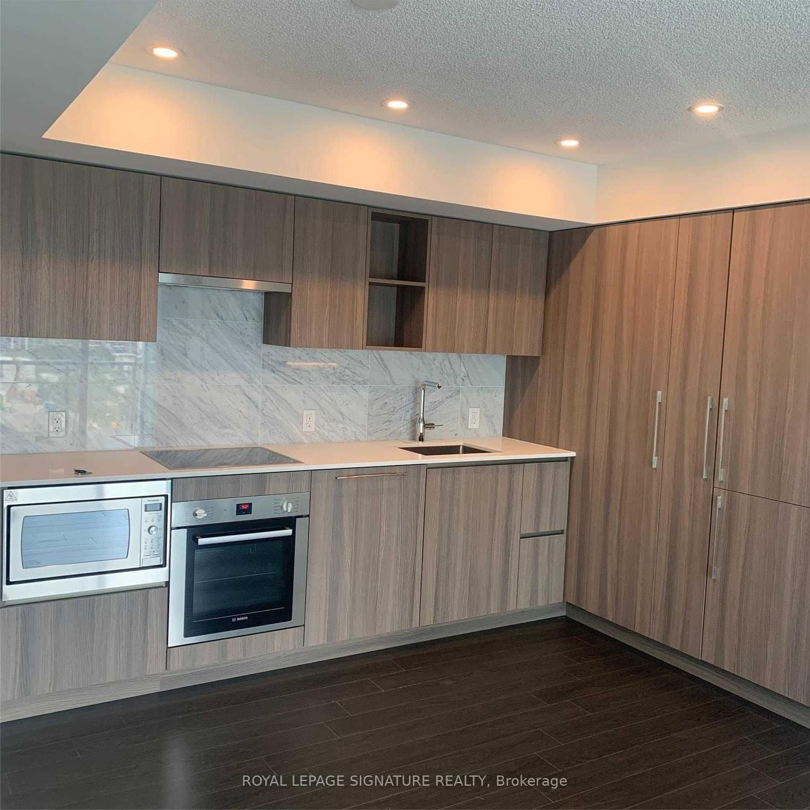 19 Bathurst Street, Unit 1003 thumbnail 2