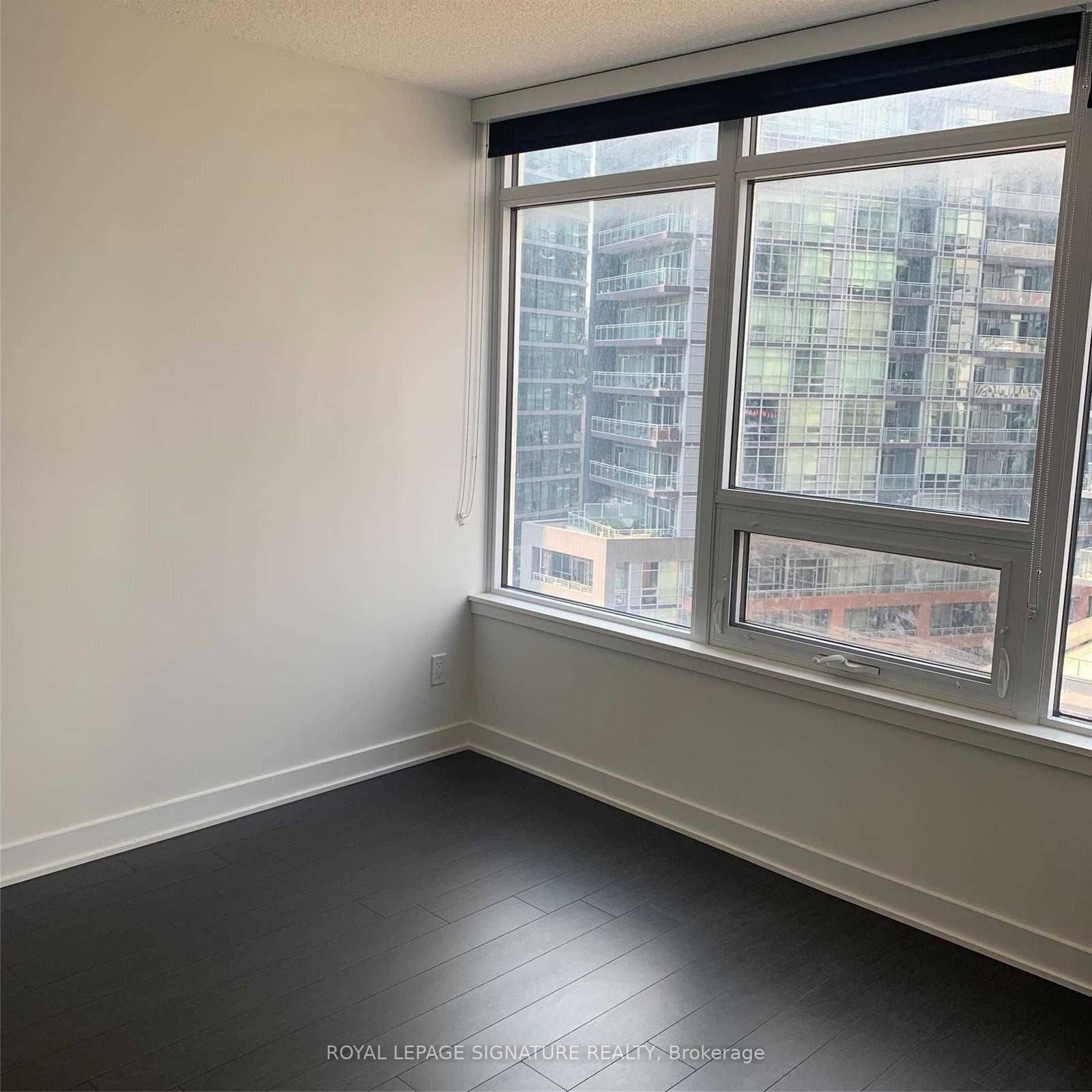 19 Bathurst Street, Unit 1003 thumbnail 4
