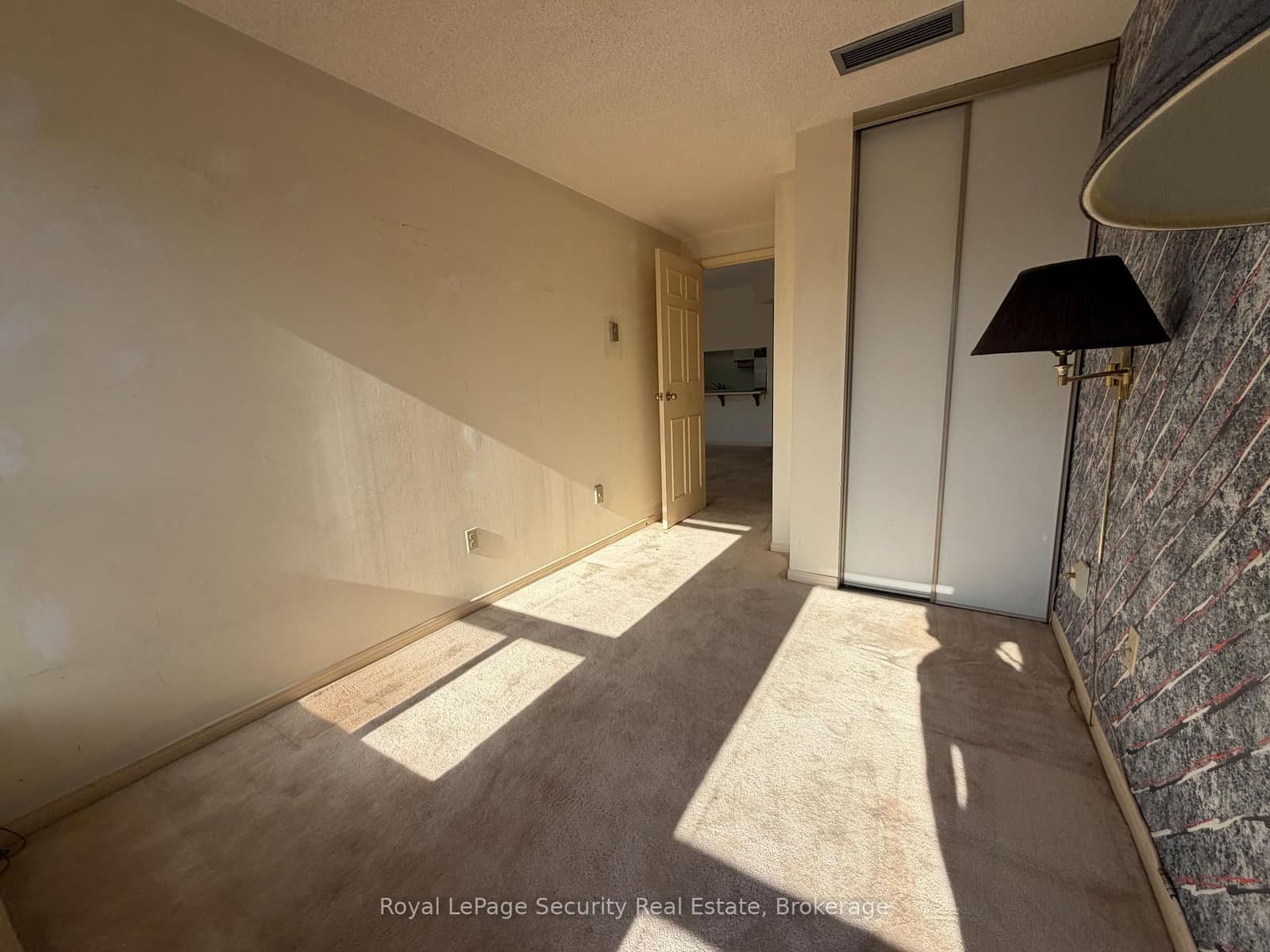 20 Glebe Road W, Unit 10 thumbnail 24