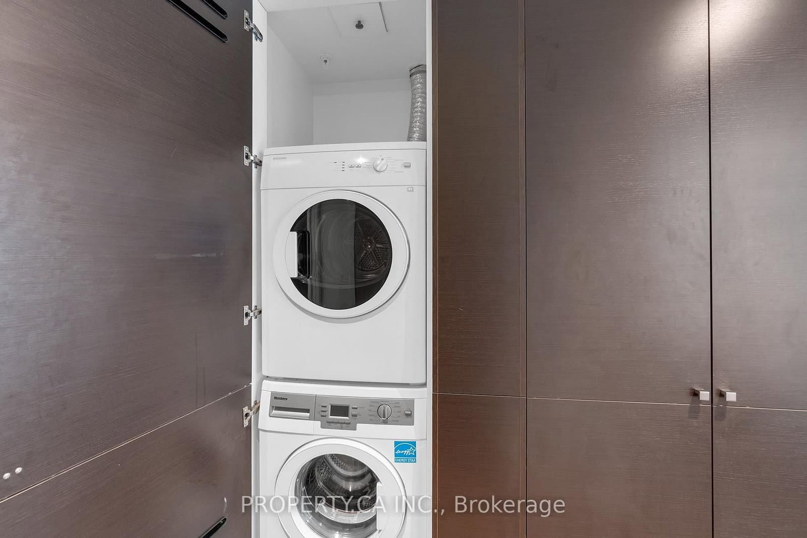 38 Stewart Street, Unit 408 thumbnail 16