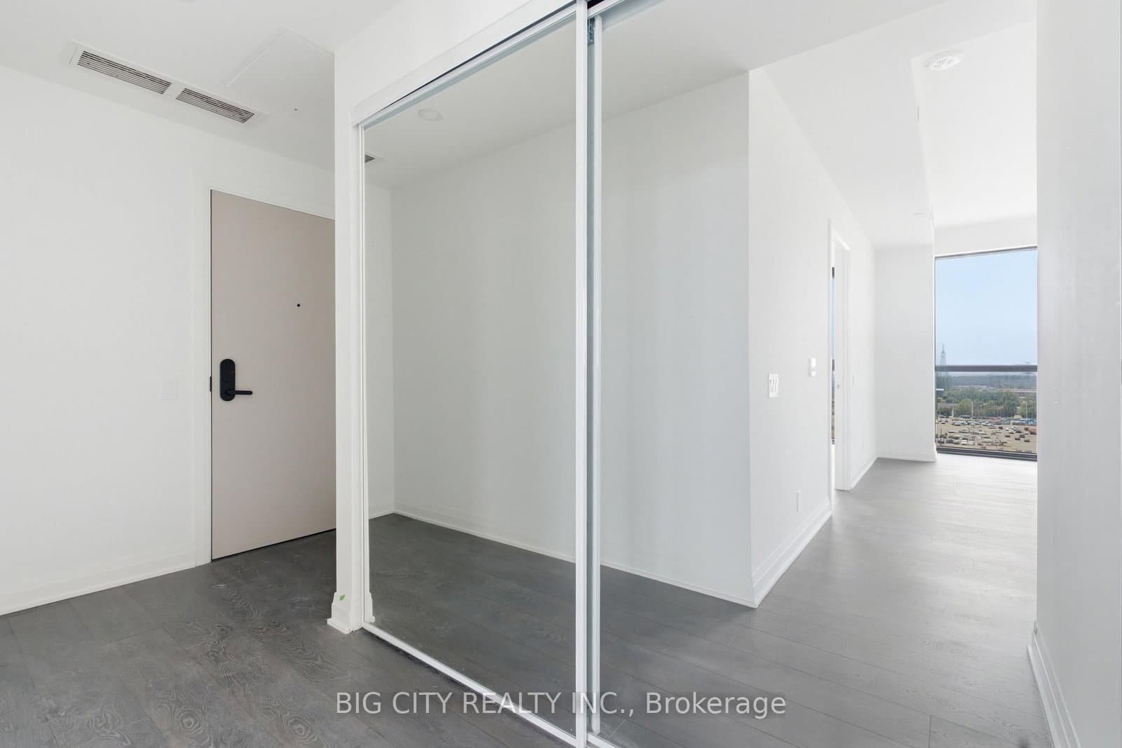 25 Frederick Todd Way, Unit 1010 thumbnail 3