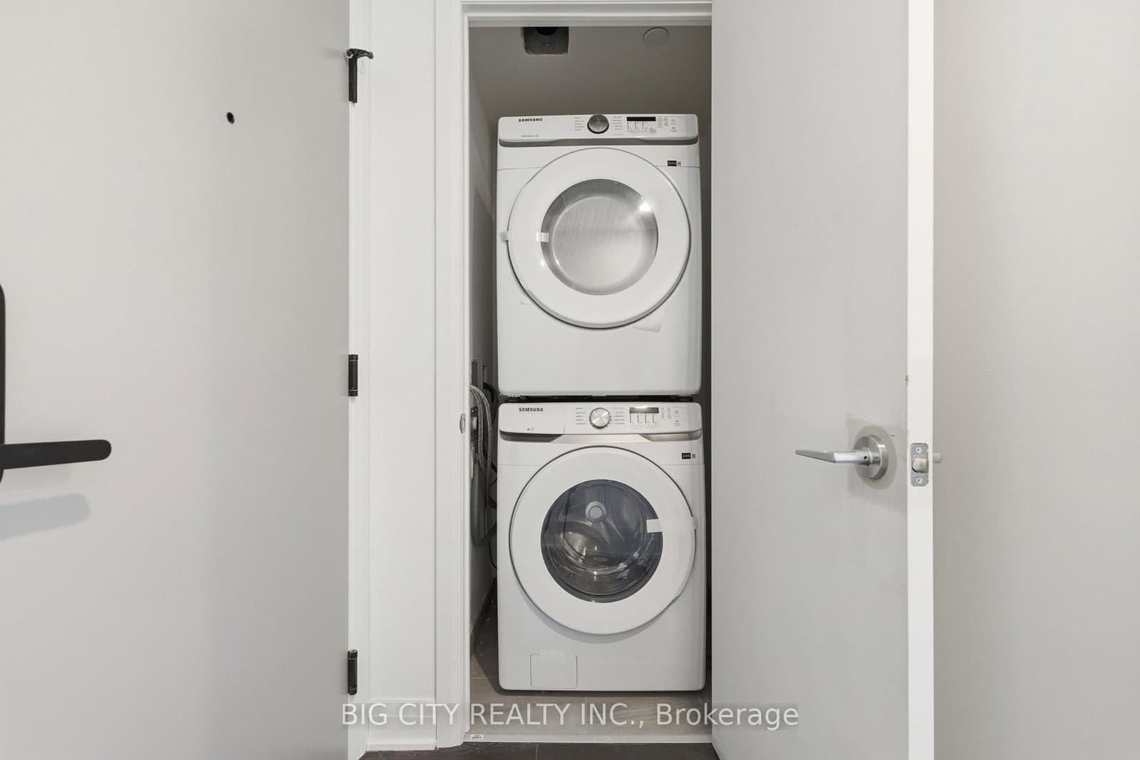25 Frederick Todd Way, Unit 1010 thumbnail 4