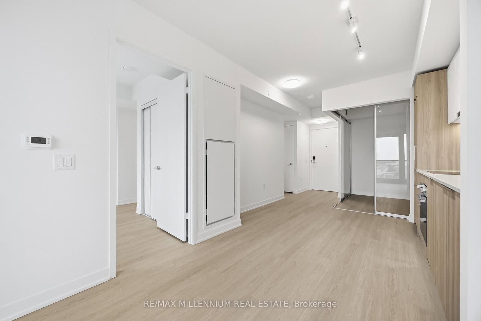 15 Salomon Drive, Unit 1703 thumbnail 20