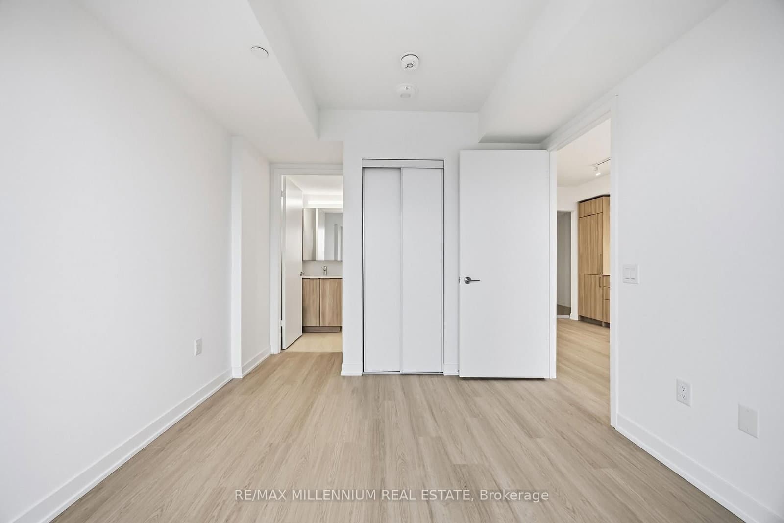 15 Salomon Drive, Unit 1703 thumbnail 32