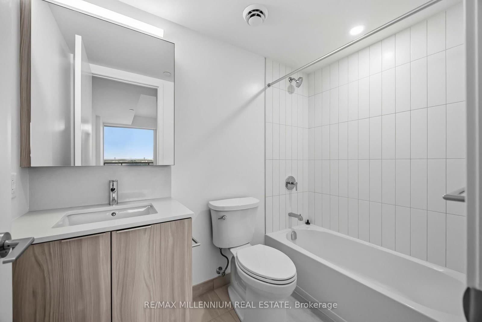 15 Salomon Drive, Unit 1703 thumbnail 33