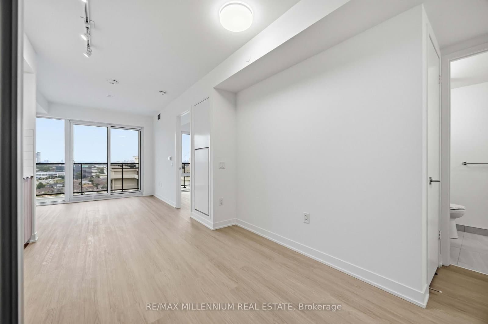 15 Salomon Drive, Unit 1703 thumbnail 9