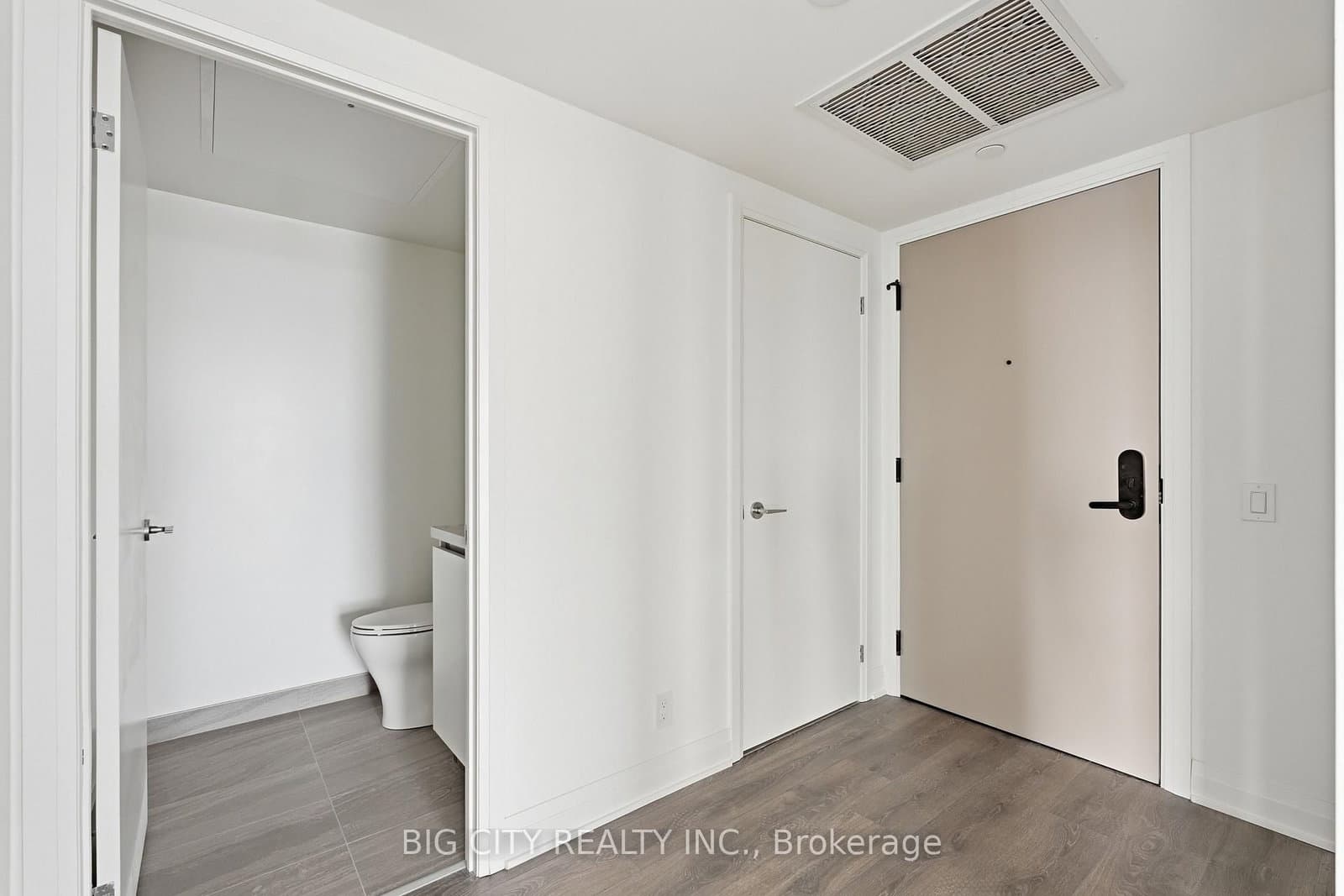 25 Frederick Todd Way, Unit 1302 thumbnail 5