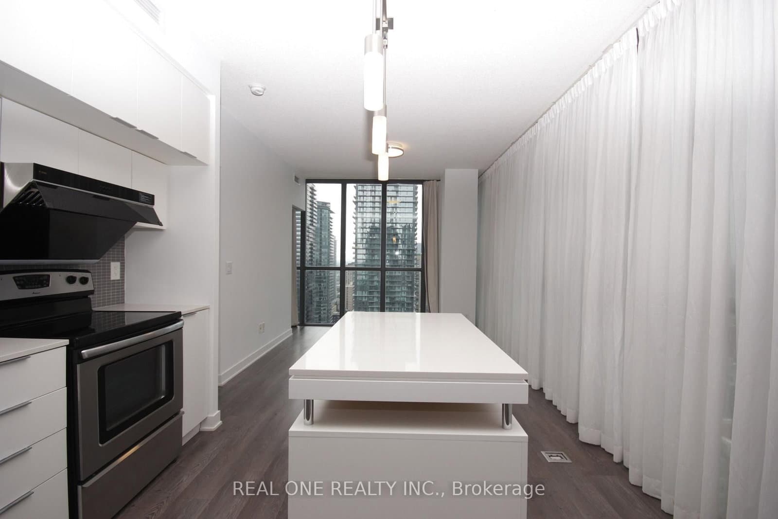 110 Charles Street E, Unit 3505 thumbnail 12