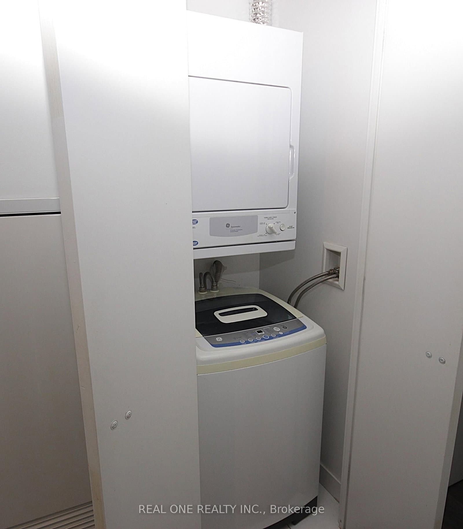 110 Charles Street E, Unit 3505 thumbnail 20