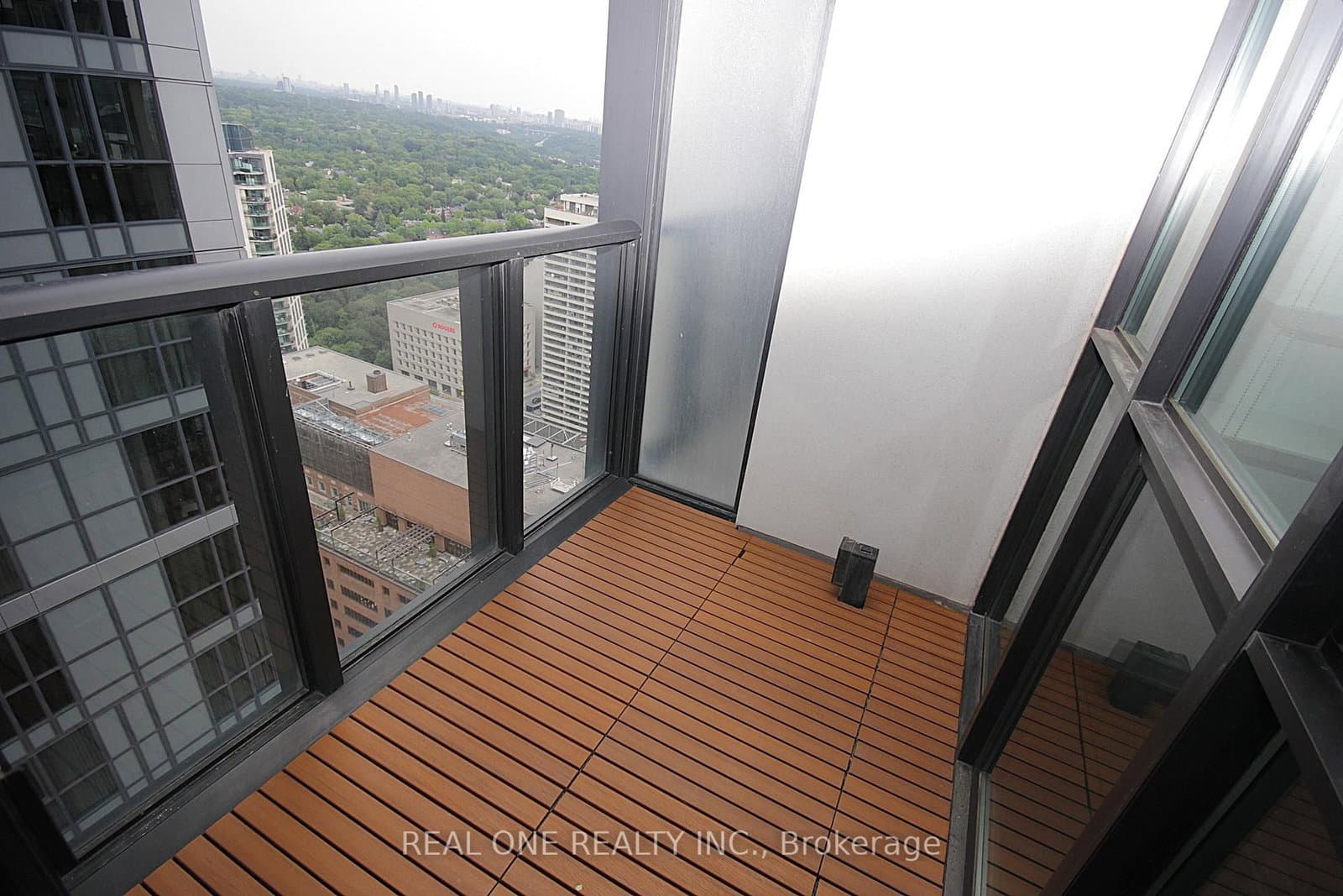 110 Charles Street E, Unit 3505 thumbnail 21