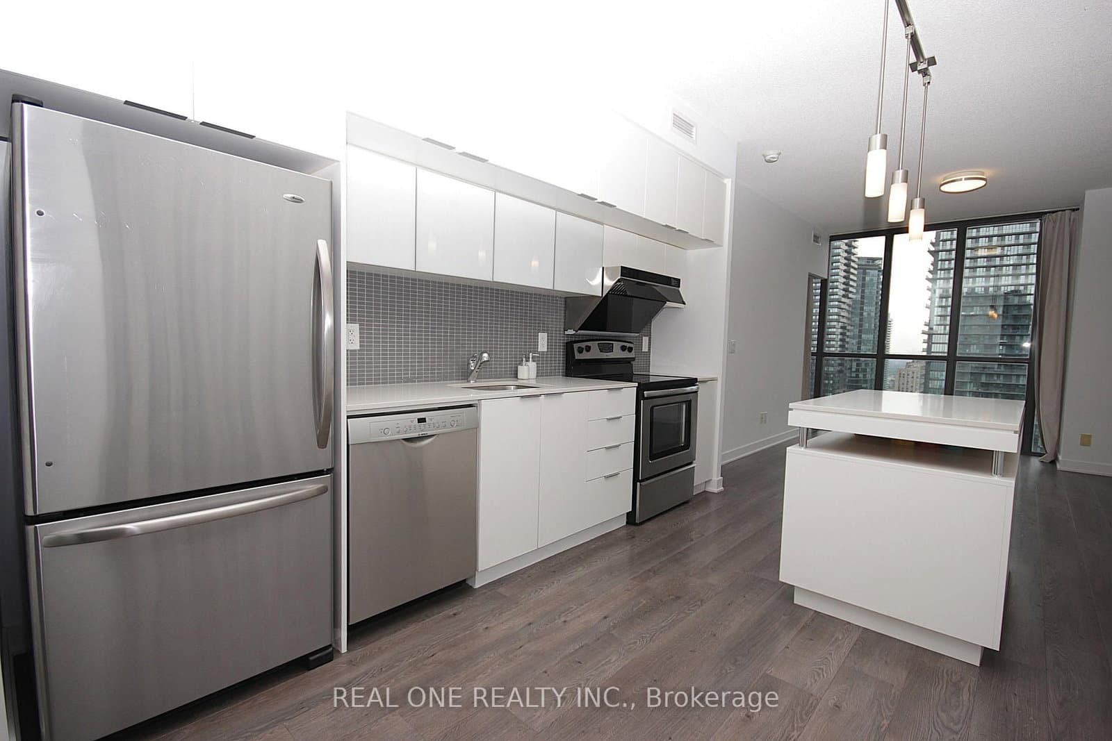 110 Charles Street E, Unit 3505 thumbnail 6
