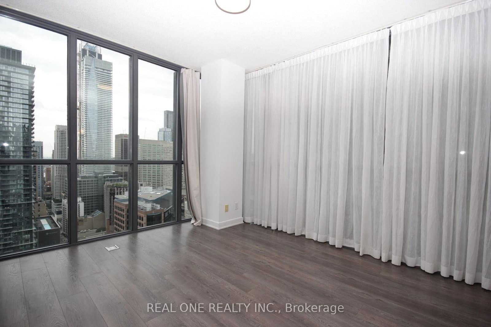 110 Charles Street E, Unit 3505 thumbnail 8