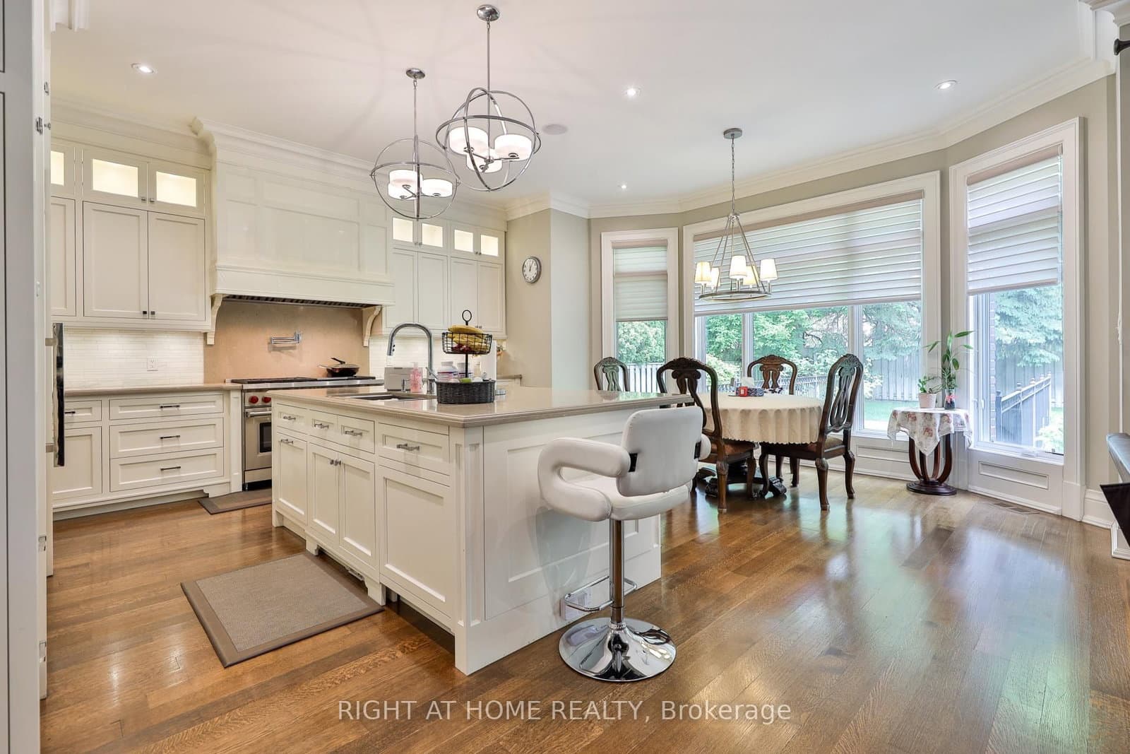 154 Munro Boulevard thumbnail 11
