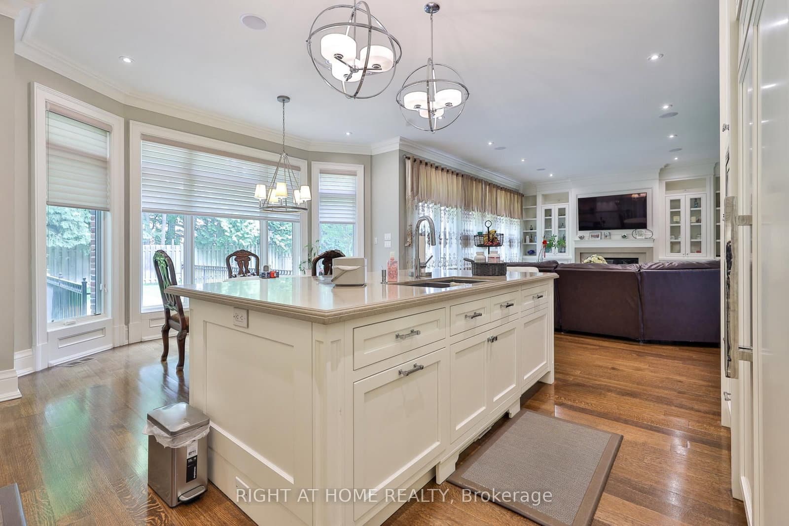 154 Munro Boulevard thumbnail 14