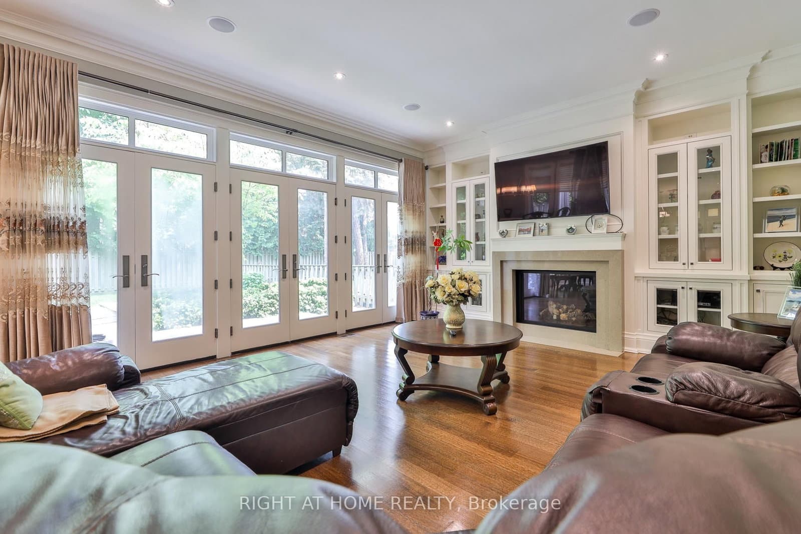 154 Munro Boulevard thumbnail 15