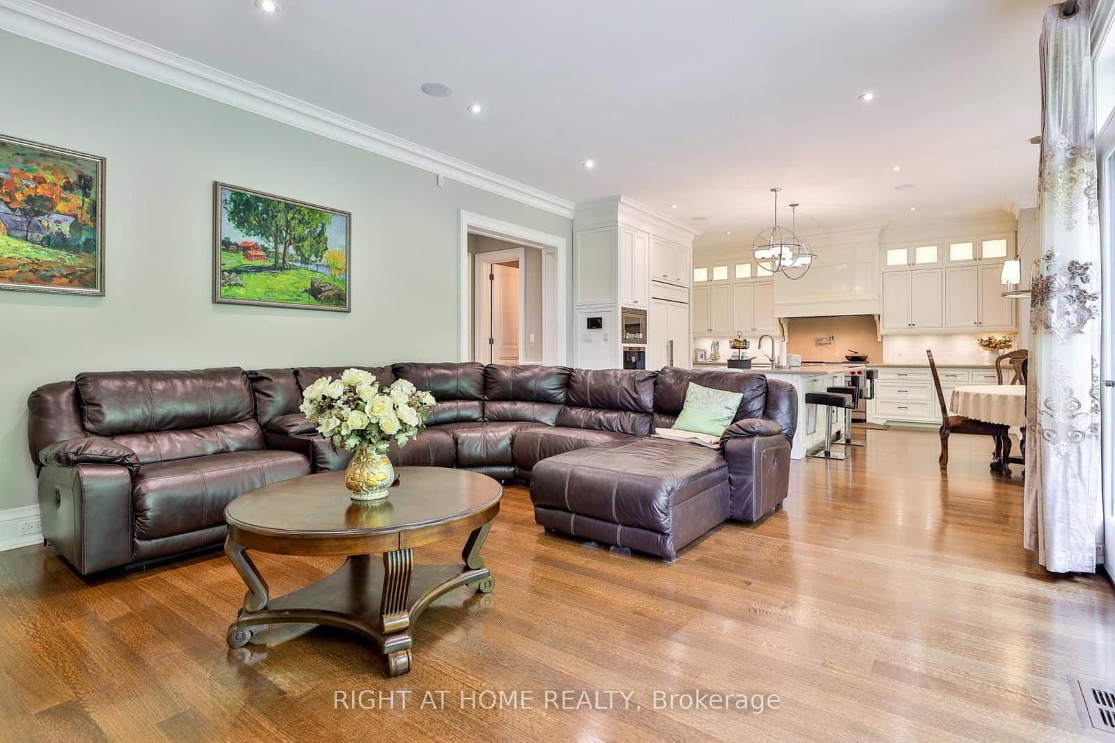 154 Munro Boulevard thumbnail 16