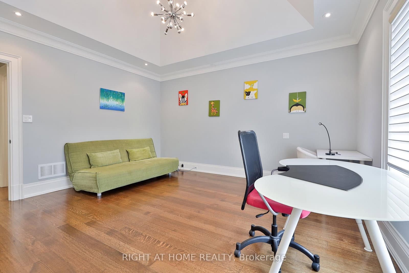 154 Munro Boulevard thumbnail 25