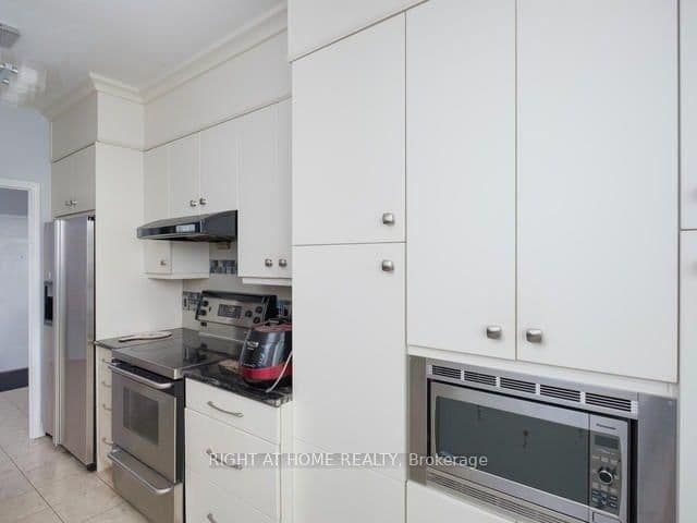 33 Empress Avenue, Unit PH506 thumbnail 9