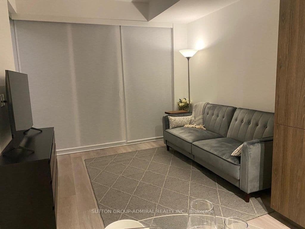 15 Queens Quay E, Unit 208 thumbnail 12