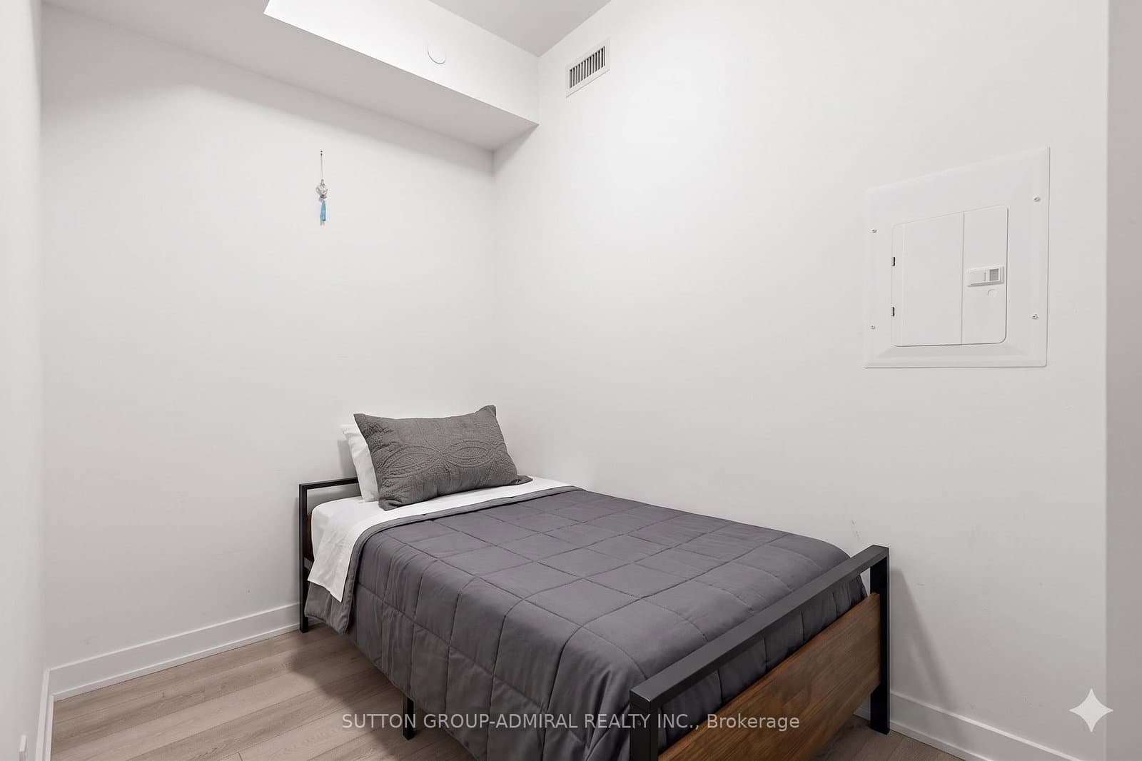 15 Queens Quay E, Unit 208 thumbnail 20