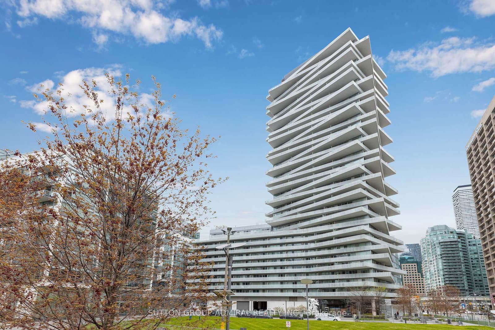 15 Queens Quay E, Unit 208 thumbnail 4