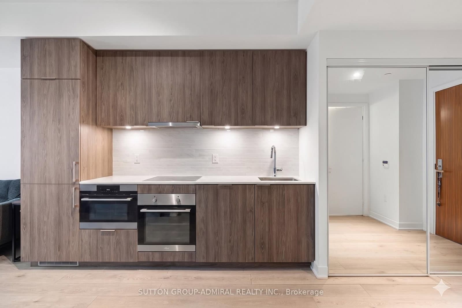 15 Queens Quay E, Unit 208 thumbnail 8