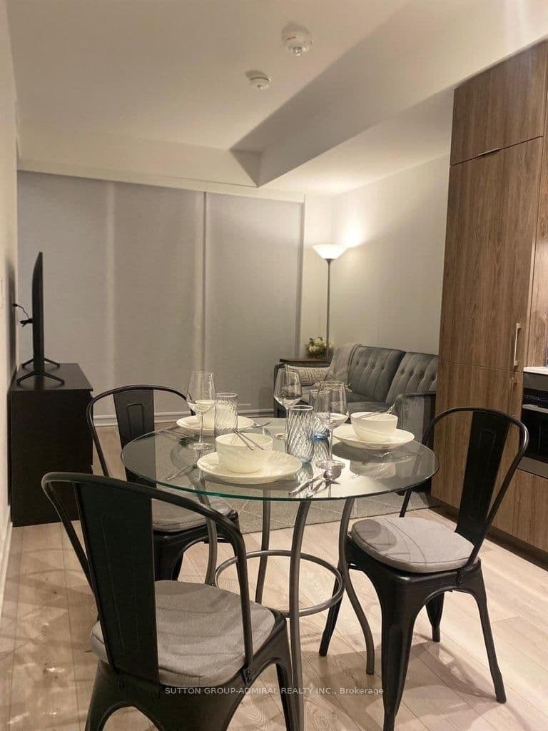 15 Queens Quay E, Unit 208 thumbnail 9