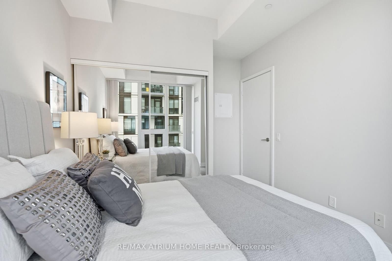 181 Dundas Street E, Unit 3601 thumbnail 18