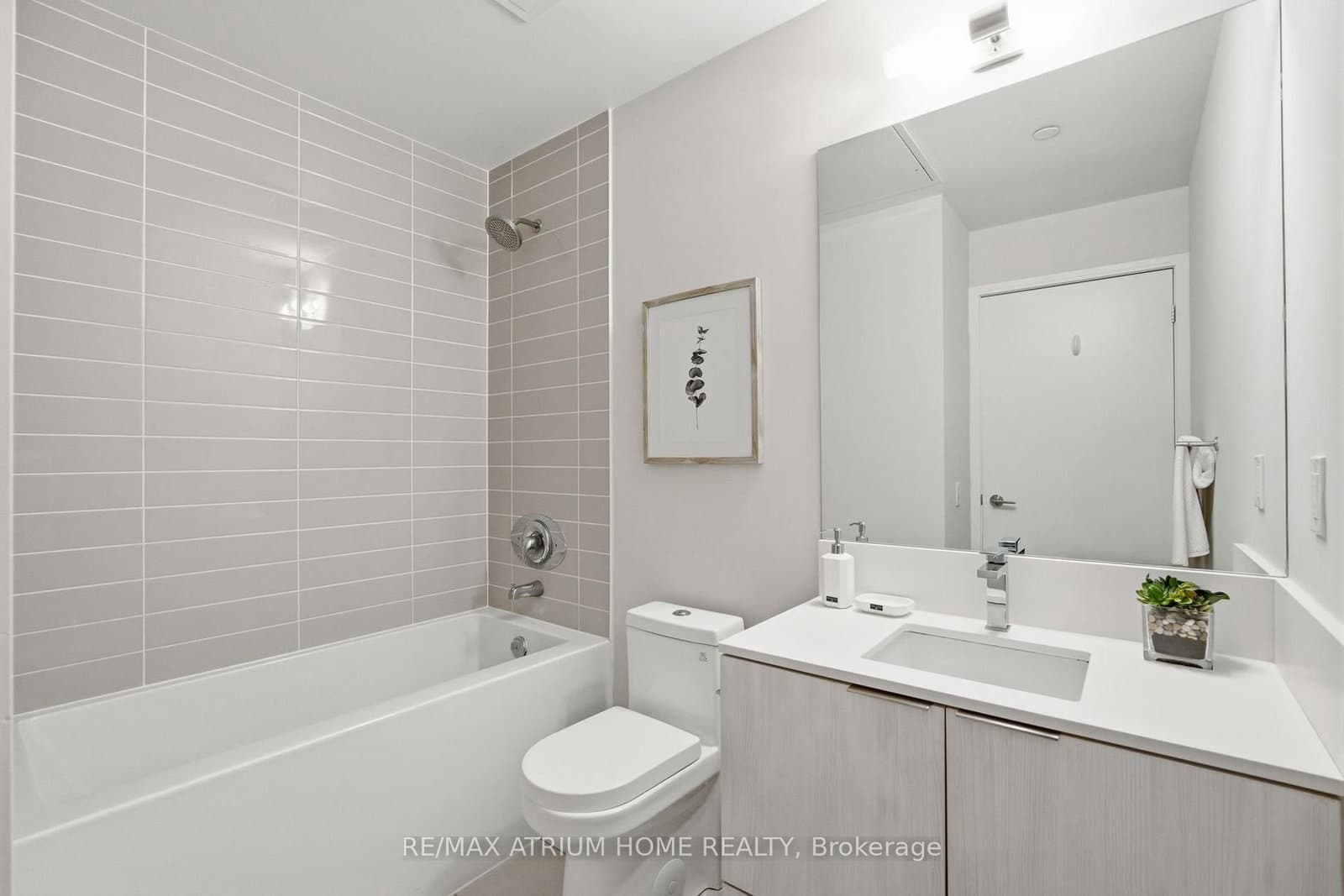 181 Dundas Street E, Unit 3601 thumbnail 23