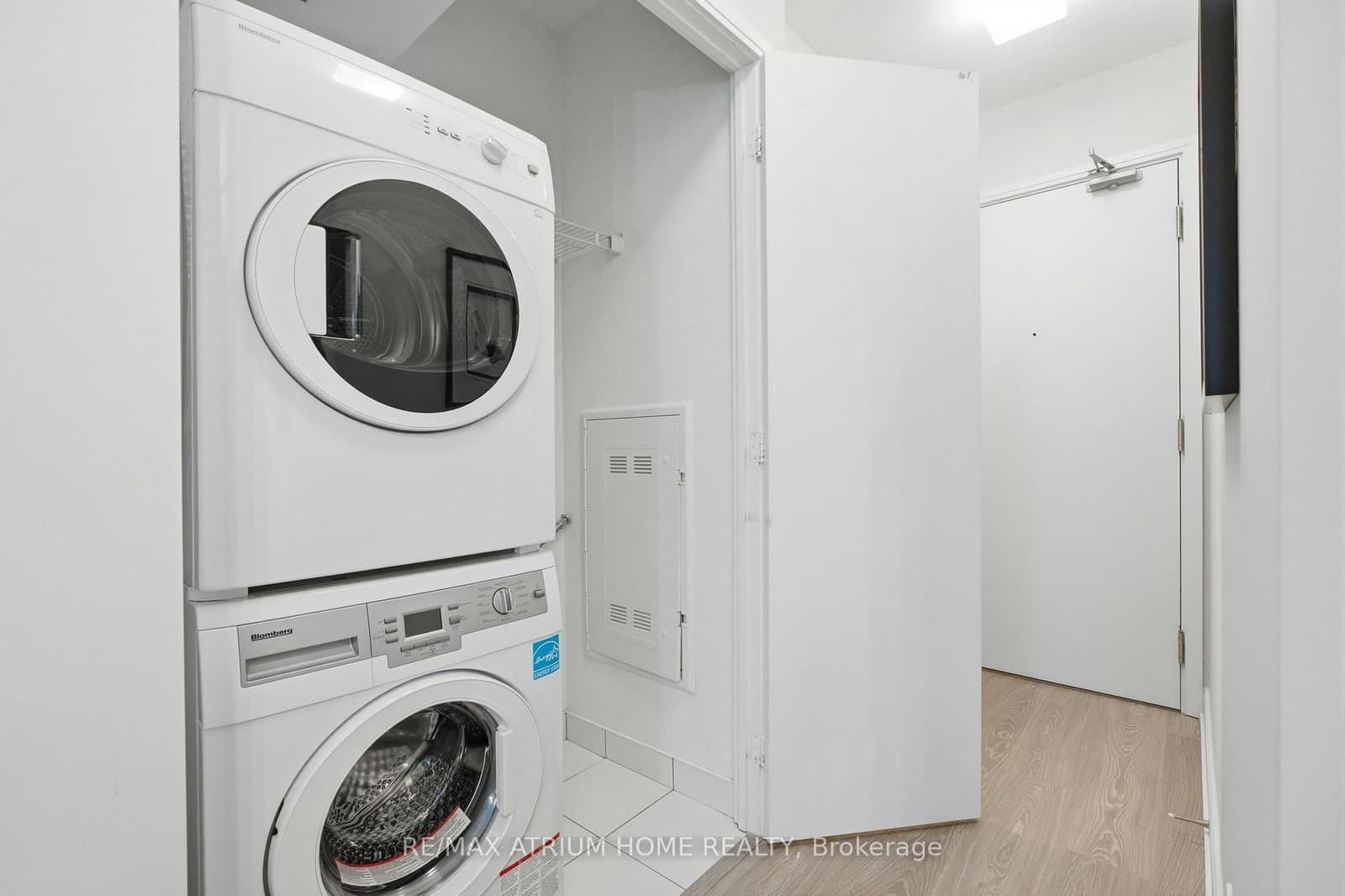 181 Dundas Street E, Unit 3601 thumbnail 24