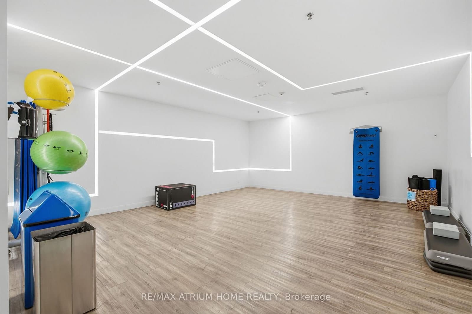 181 Dundas Street E, Unit 3601 thumbnail 32