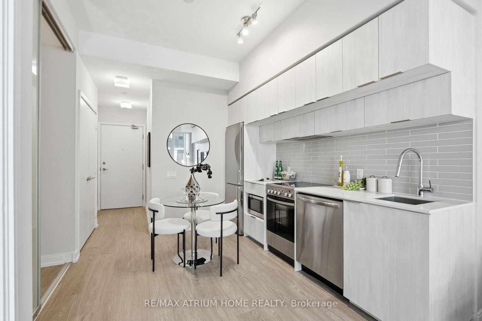 181 Dundas Street E, Unit 3601 thumbnail 6