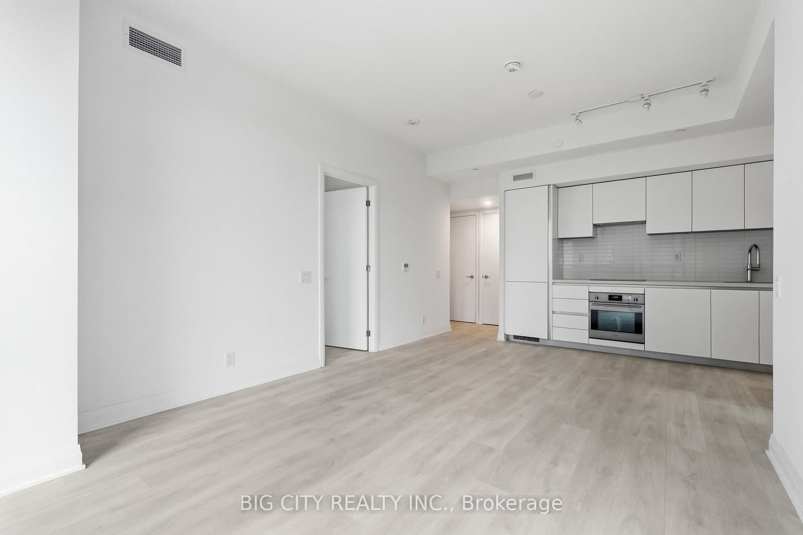 25 Frederick Todd Way, Unit 1004 thumbnail 11