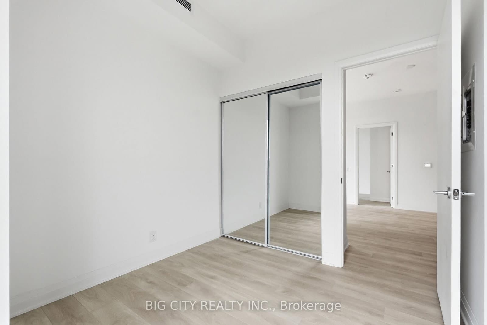 25 Frederick Todd Way, Unit 1004 thumbnail 15