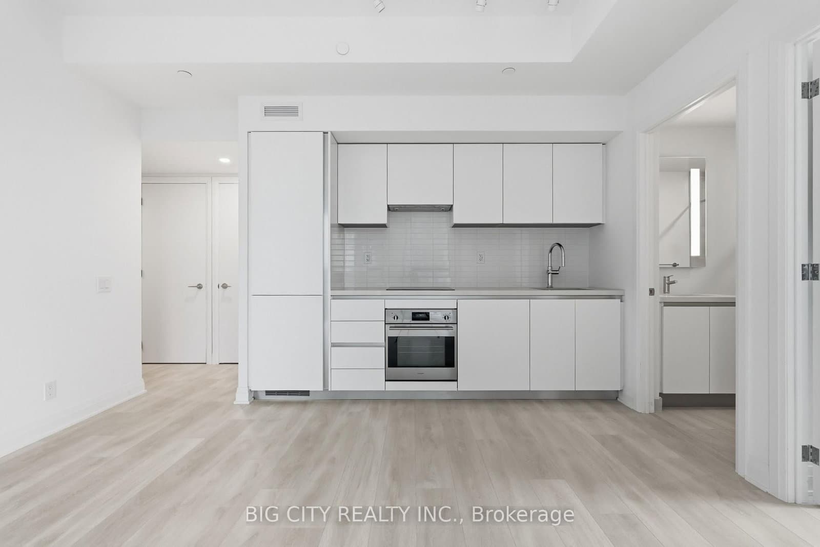 25 Frederick Todd Way, Unit 1004 thumbnail 7