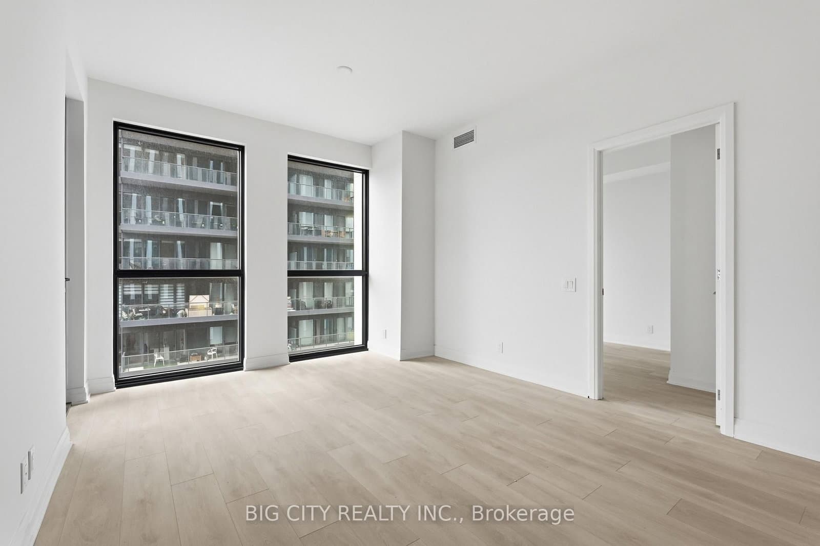 25 Frederick Todd Way, Unit 1004 thumbnail 9