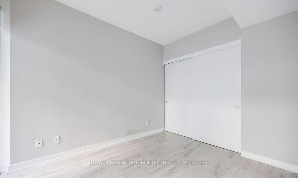 161 Roehampton Avenue, Unit 330 thumbnail 3