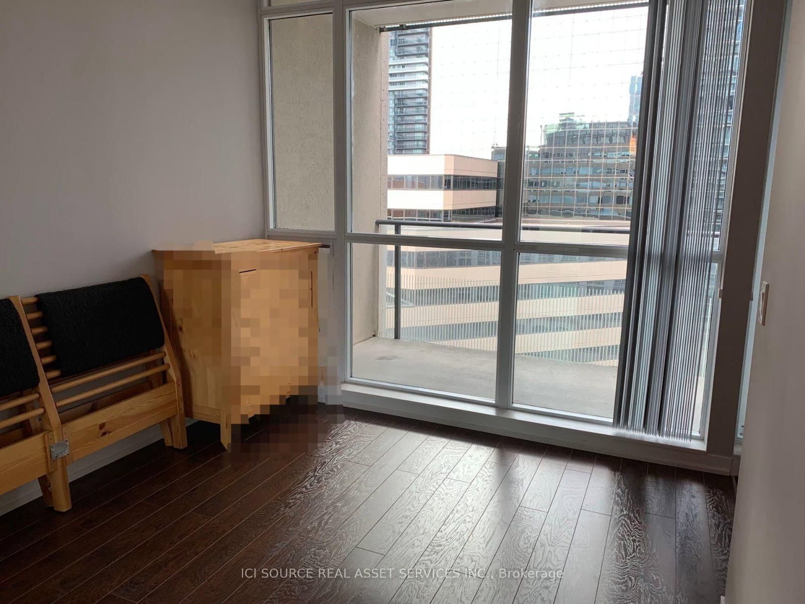 770 Bay Street, Unit 902 (shared unit) thumbnail 3