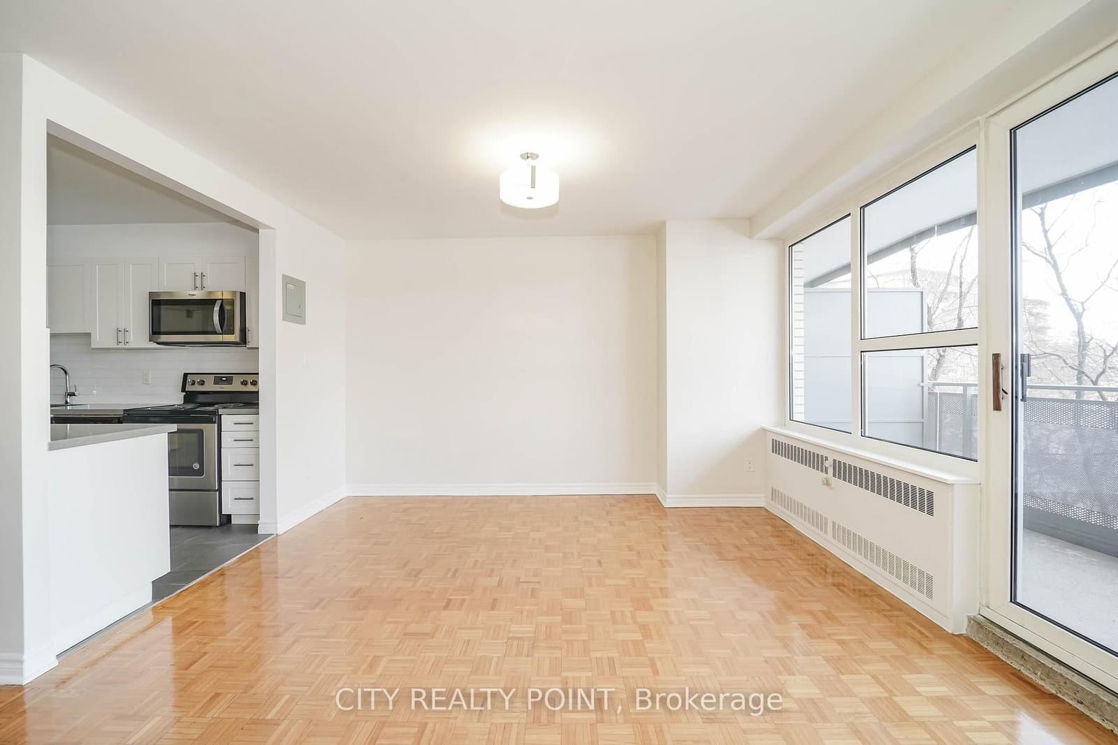 10 Shallmar Boulevard, Unit 202 thumbnail 6