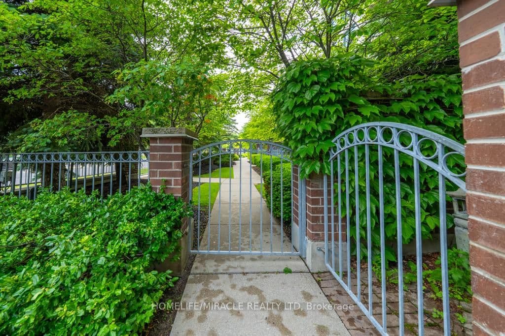 233 Beecroft Road, Unit 318 thumbnail 6