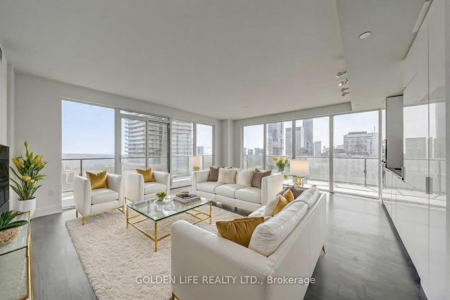 955 Bay Street, Unit 3802 thumbnail 2