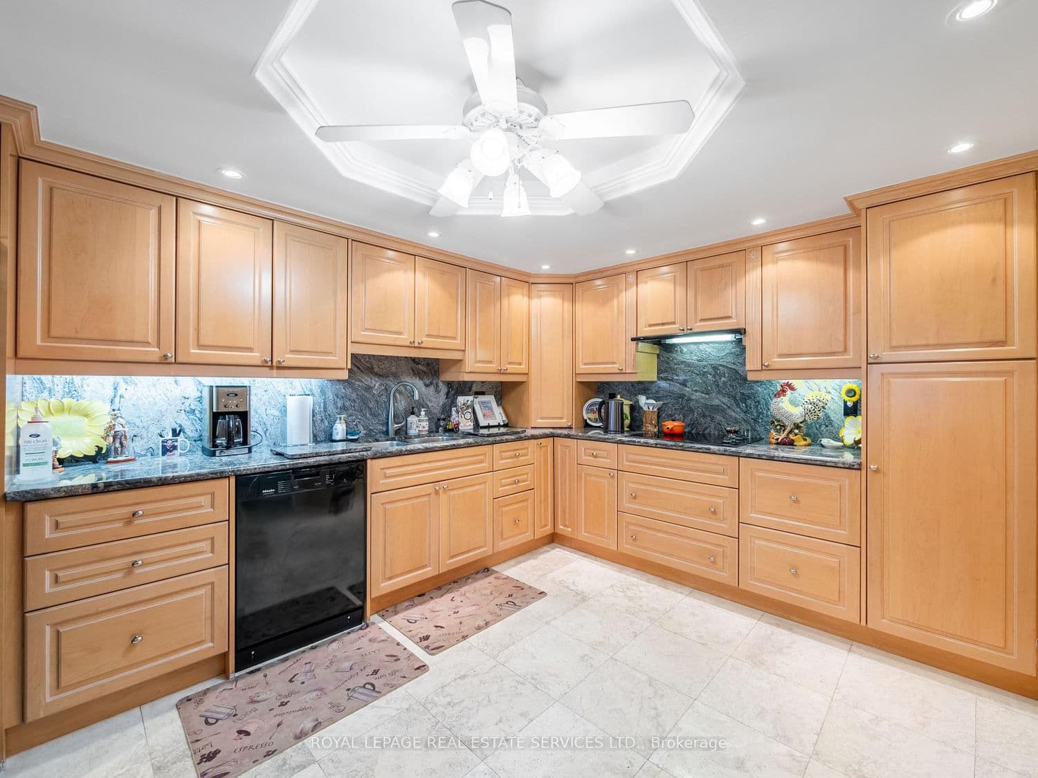 131 Beecroft Road, Unit 1404 thumbnail 6