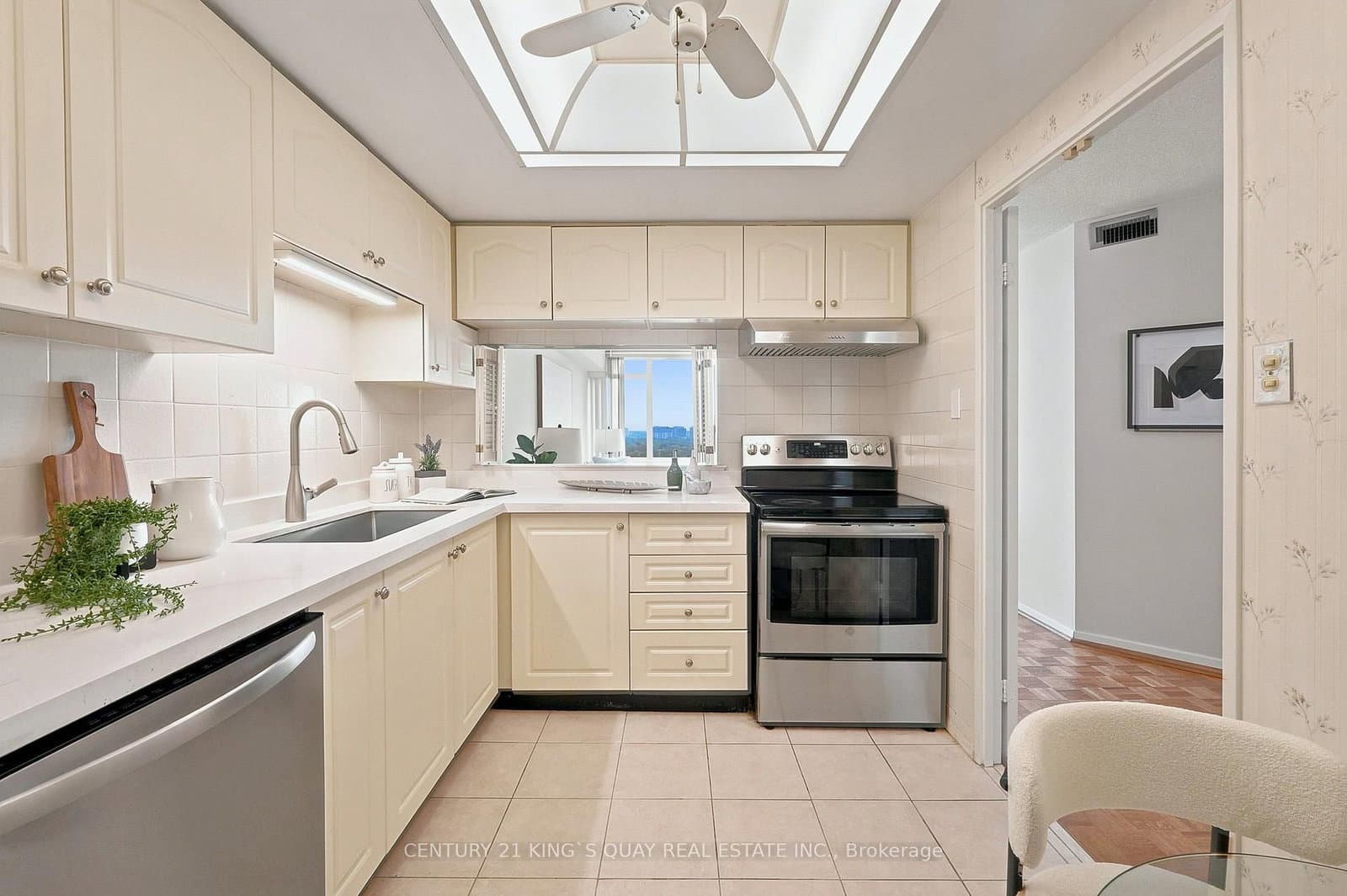 55 Skymark Drive, Unit 1908 thumbnail 6