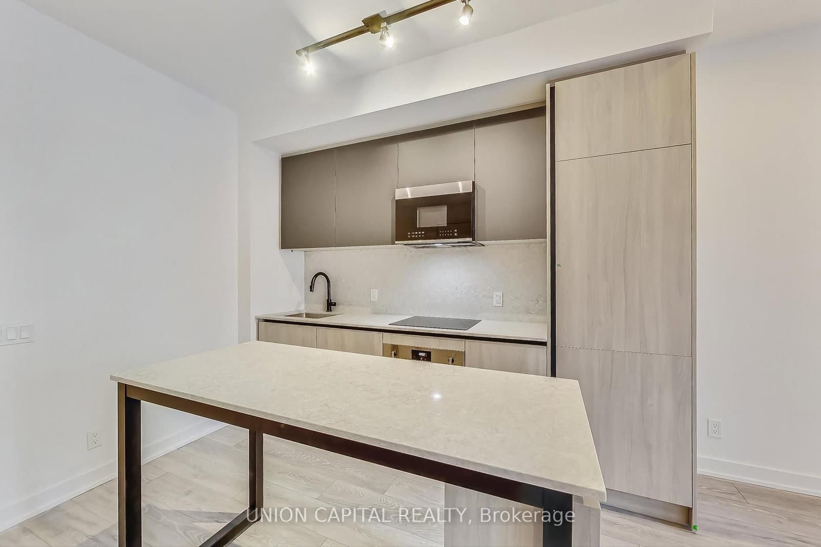 108 Peter Street, Unit 3305 thumbnail 4