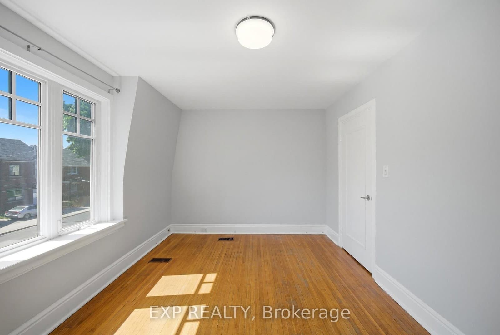 679 Ossington Avenue thumbnail 17