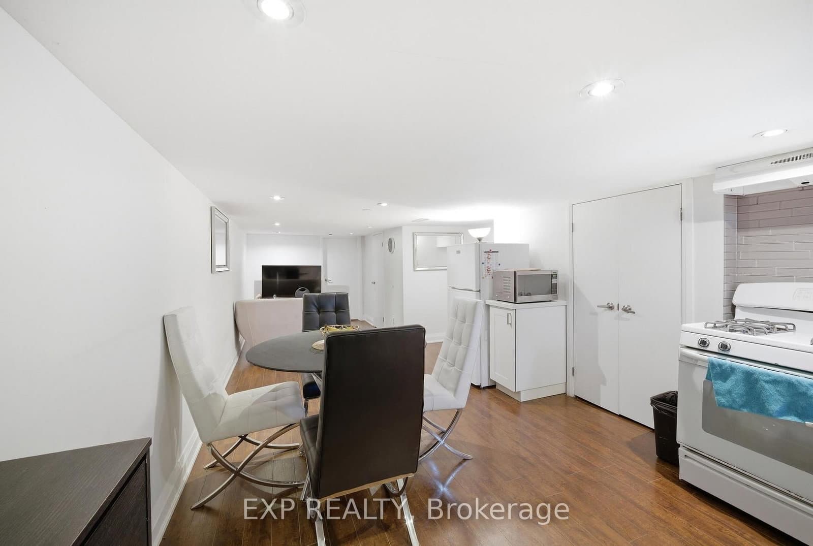 679 Ossington Avenue thumbnail 20